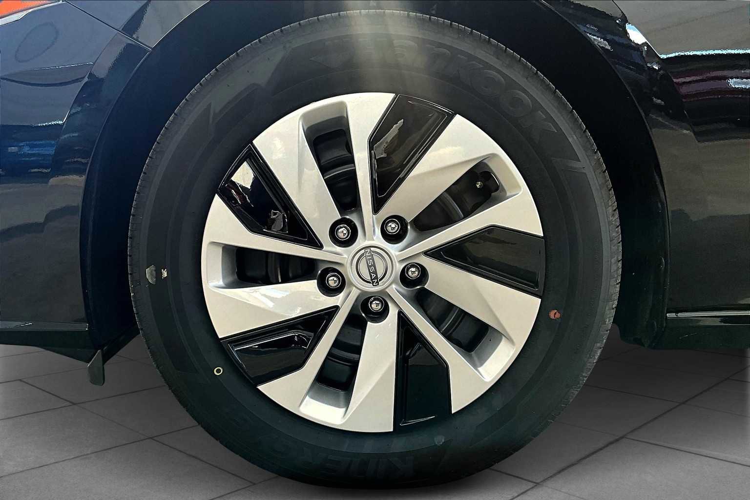 New 2025 Nissan Altima 2.5 S image 9