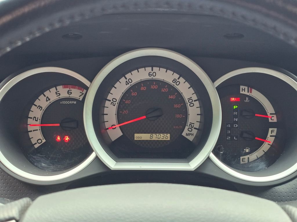 Used 2015 Toyota Tacoma PreRunner w/ TRD Sport Package image 4