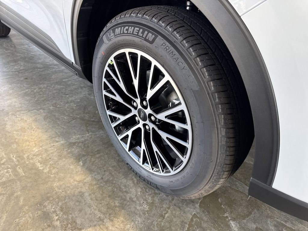 New 2026 Ford Escape SE image 9