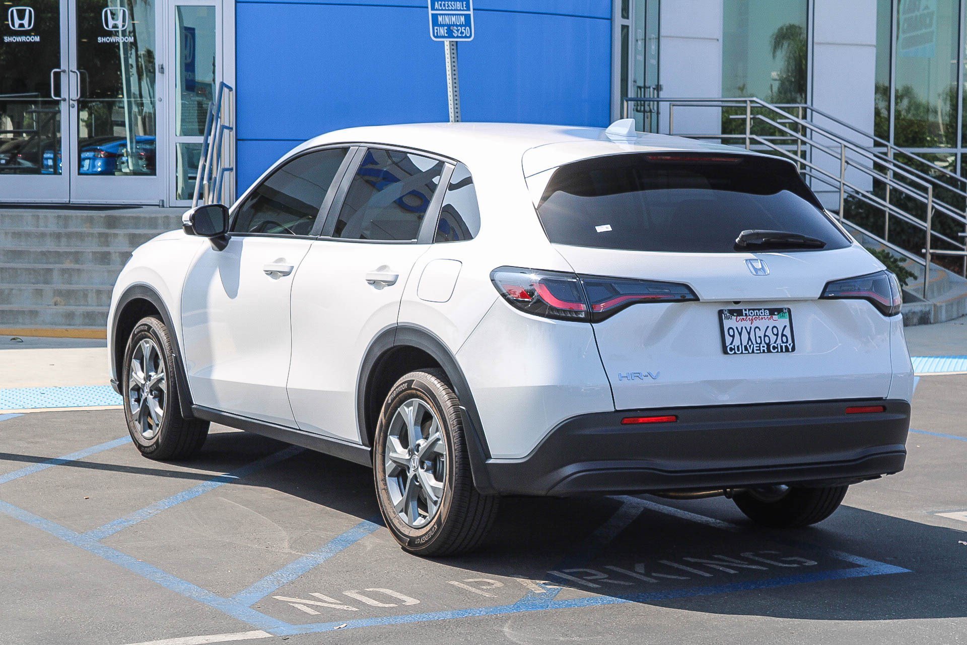 Used 2026 Honda HR-V LX image 9