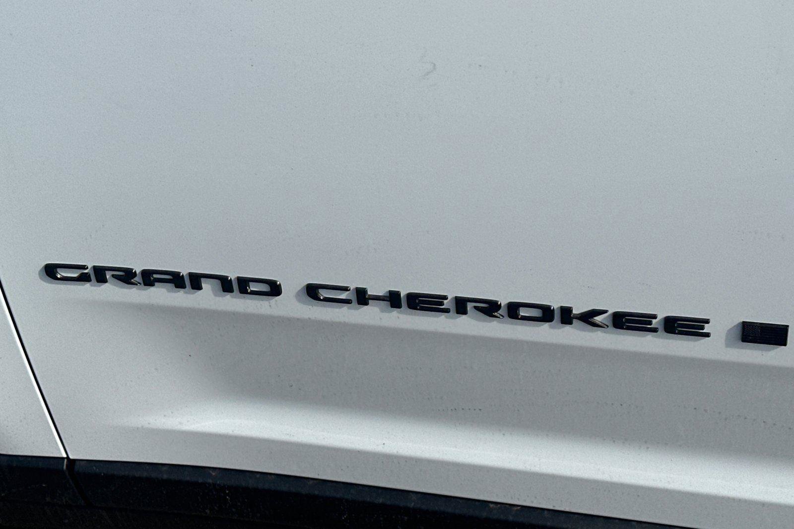 New 2026 Jeep Grand Cherokee Altitude image 6
