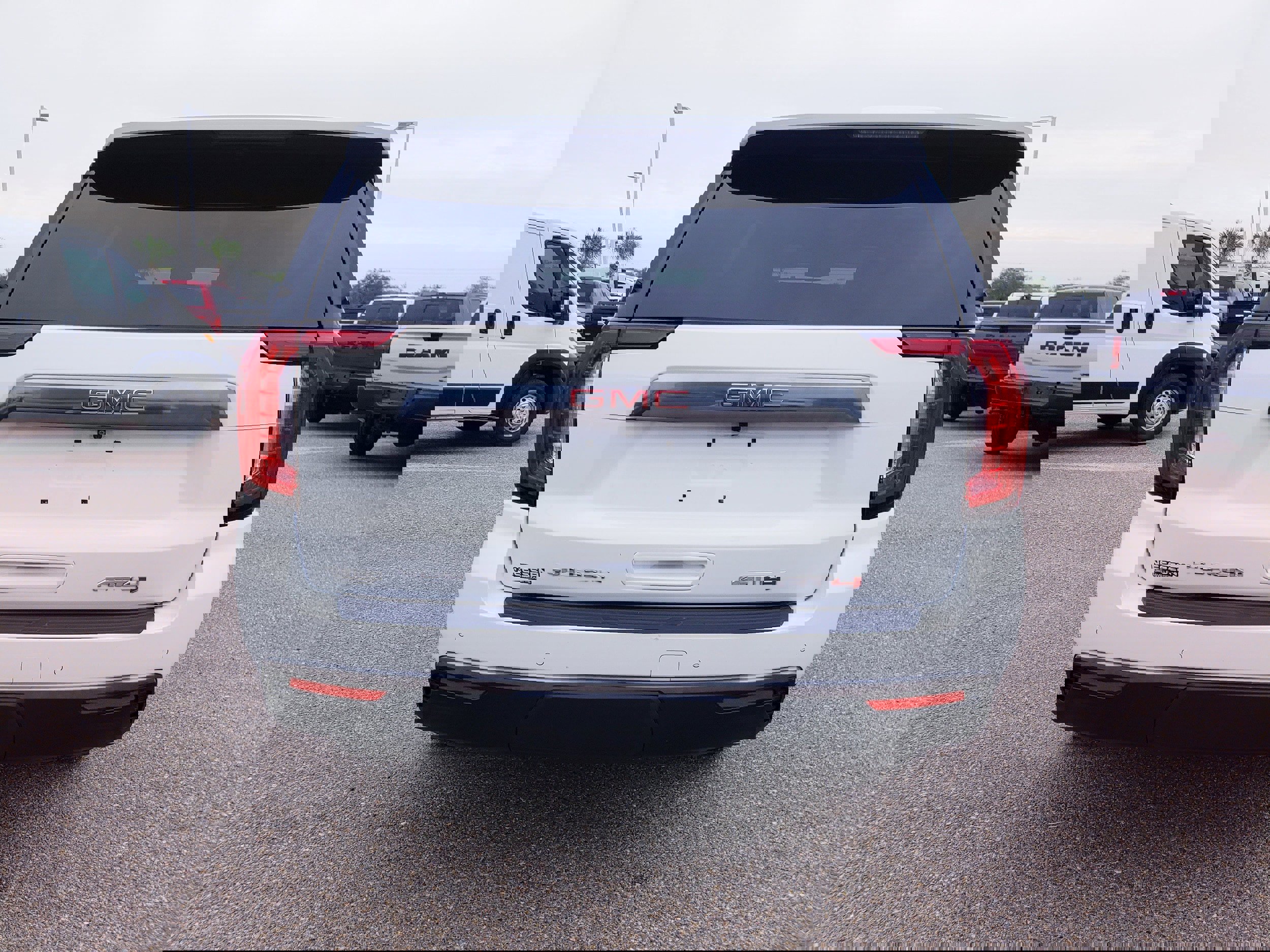 Used 2024 GMC Yukon AT4 w/ Technology Package image 6