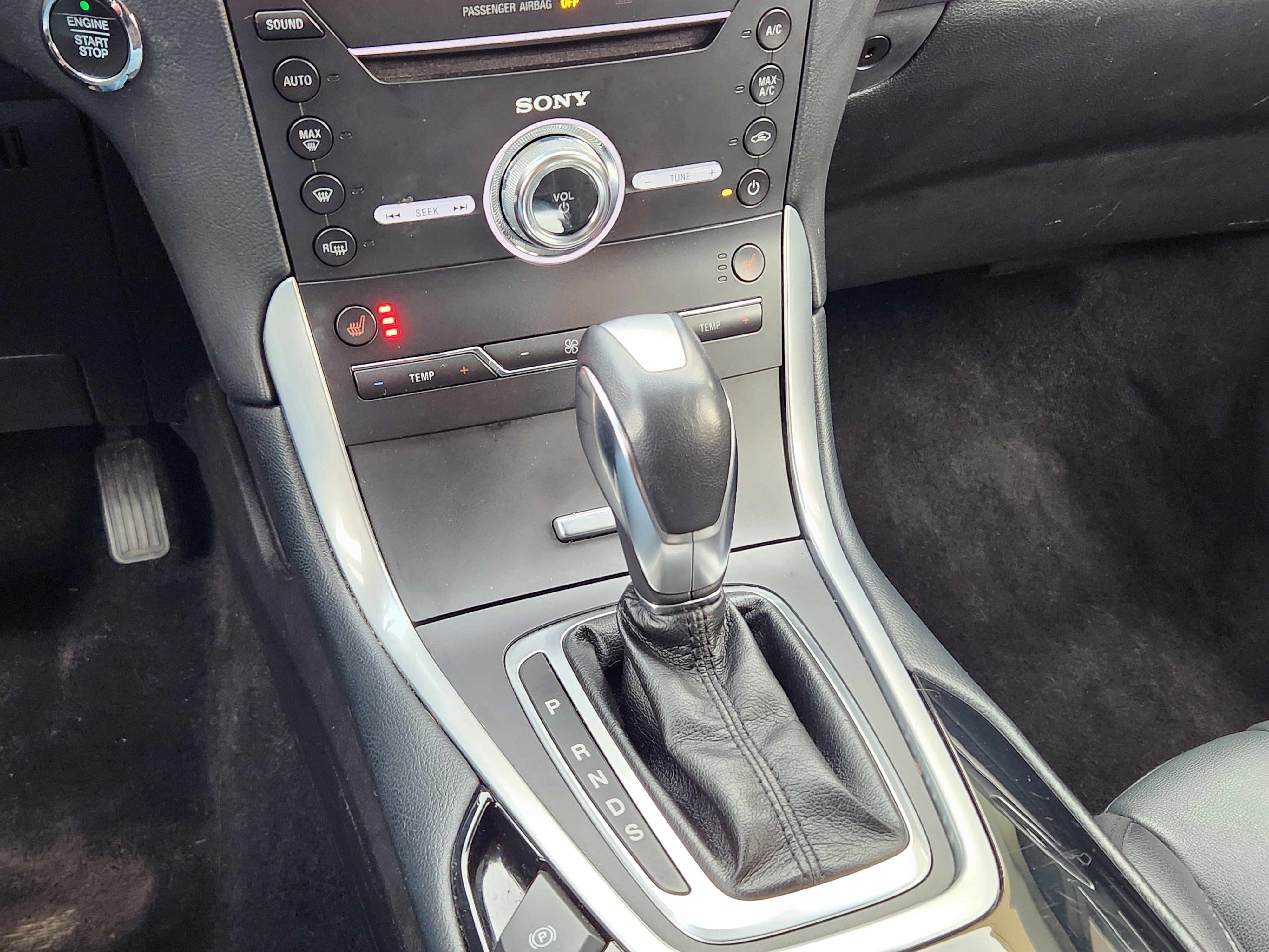 Used 2018 Ford Edge Titanium image 26