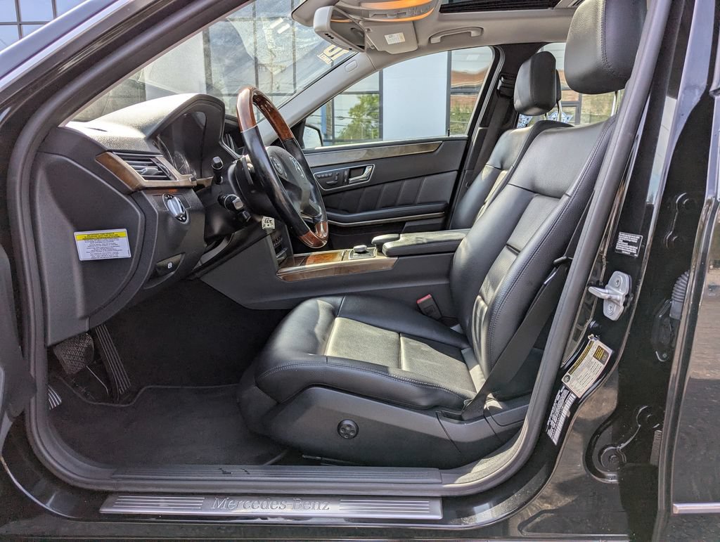 Used 2010 Mercedes-Benz E 350 4MATIC Sedan image 13