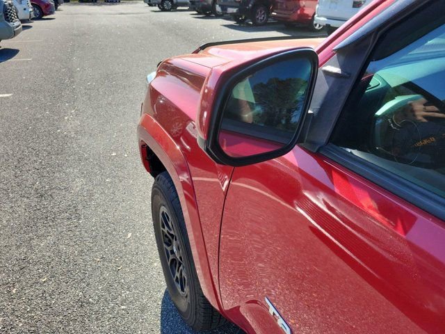 Used 2020 Toyota Tacoma SR5 RWD image 18