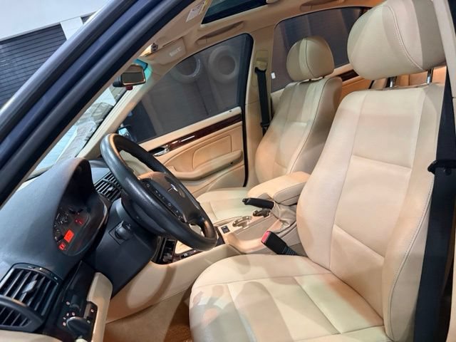 Used 2005 BMW 325xi Sedan AWD/4WD image 11