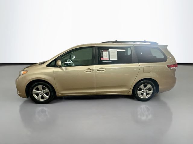 Used 2014 Toyota Sienna LE FWD image 9
