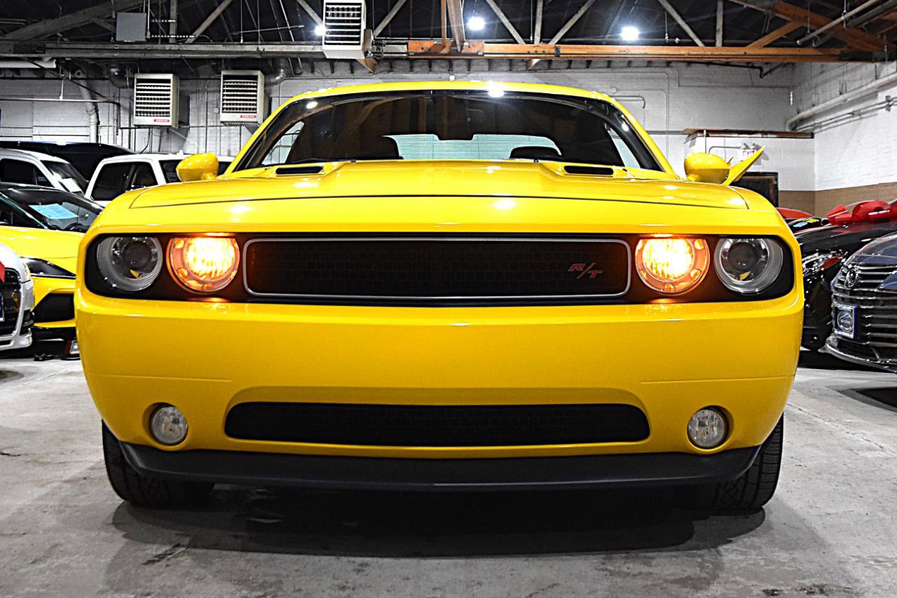 Used 2012 Dodge Challenger R/T image 2