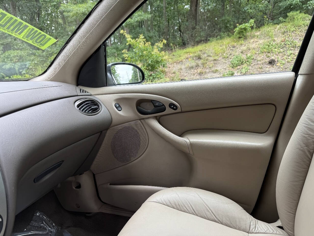 Used 2002 Ford Focus ZTS FWD image 13