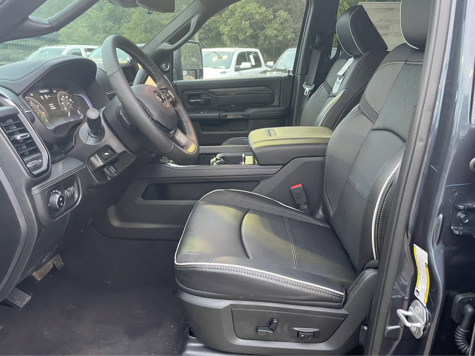 New 2026 RAM 2500 Limited image 33