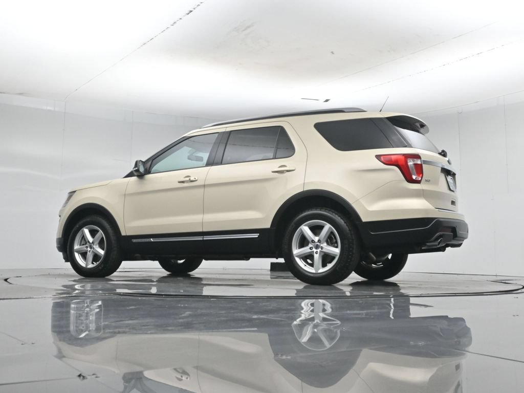Certified 2018 Ford Explorer XLT w/ Equipment Group 201A FWD image 57
