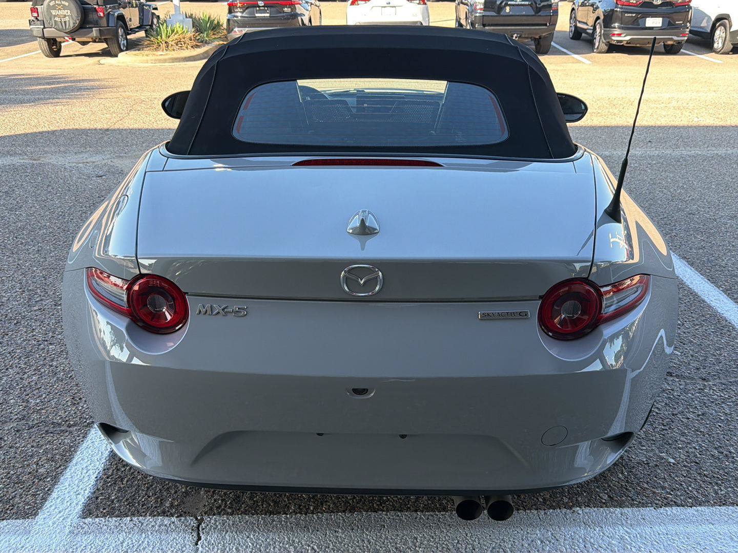 Used 2024 MAZDA MX-5 Miata Grand Touring RWD image 4