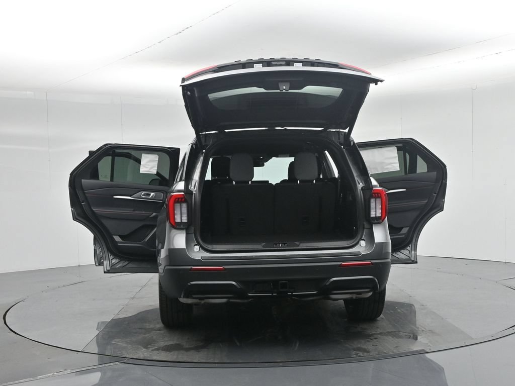 New 2026 Ford Explorer ST-Line w/ ST-Line Street Pack RWD image 38