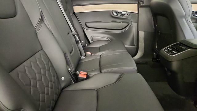 New 2026 Volvo XC90 B6 Plus w/ Protection Package AWD/4WD image 34