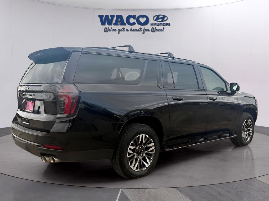 Used 2025 Chevrolet Suburban Z71 image 14