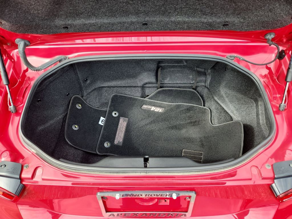 Used 2018 FIAT 124 Spider Lusso w/ Convenience Group image 18