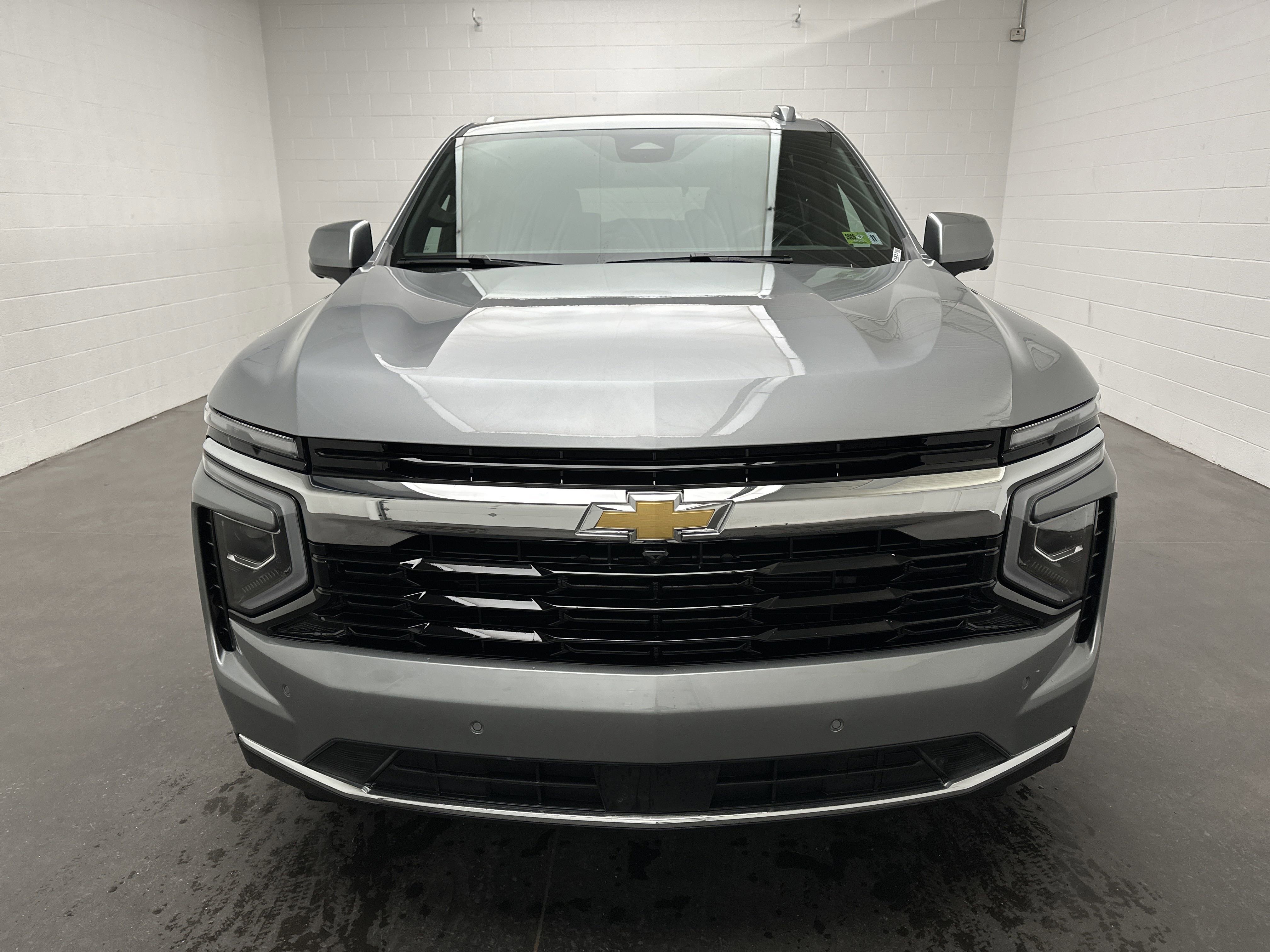 Used 2025 Chevrolet Tahoe LS image 4