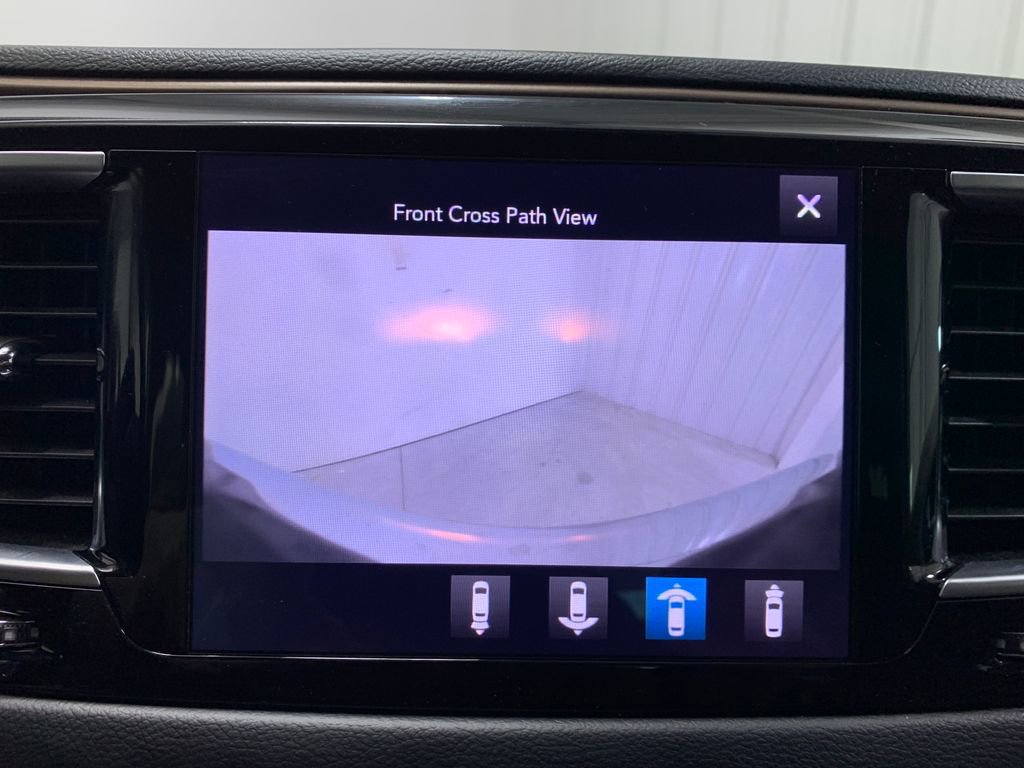 Used 2019 Chrysler Pacifica Touring-L Plus w/ Advanced Safetytec Group FWD image 6