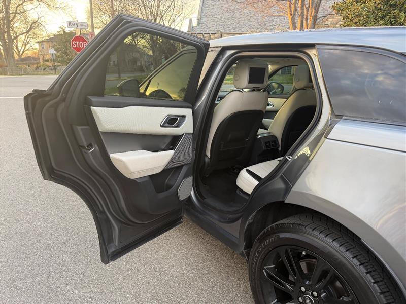 Used 2018 Land Rover Range Rover Velar R-Dynamic SE AWD/4WD image 25