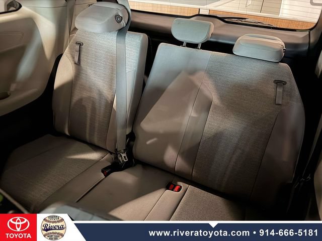 Certified 2023 Toyota Sienna LE FWD image 17