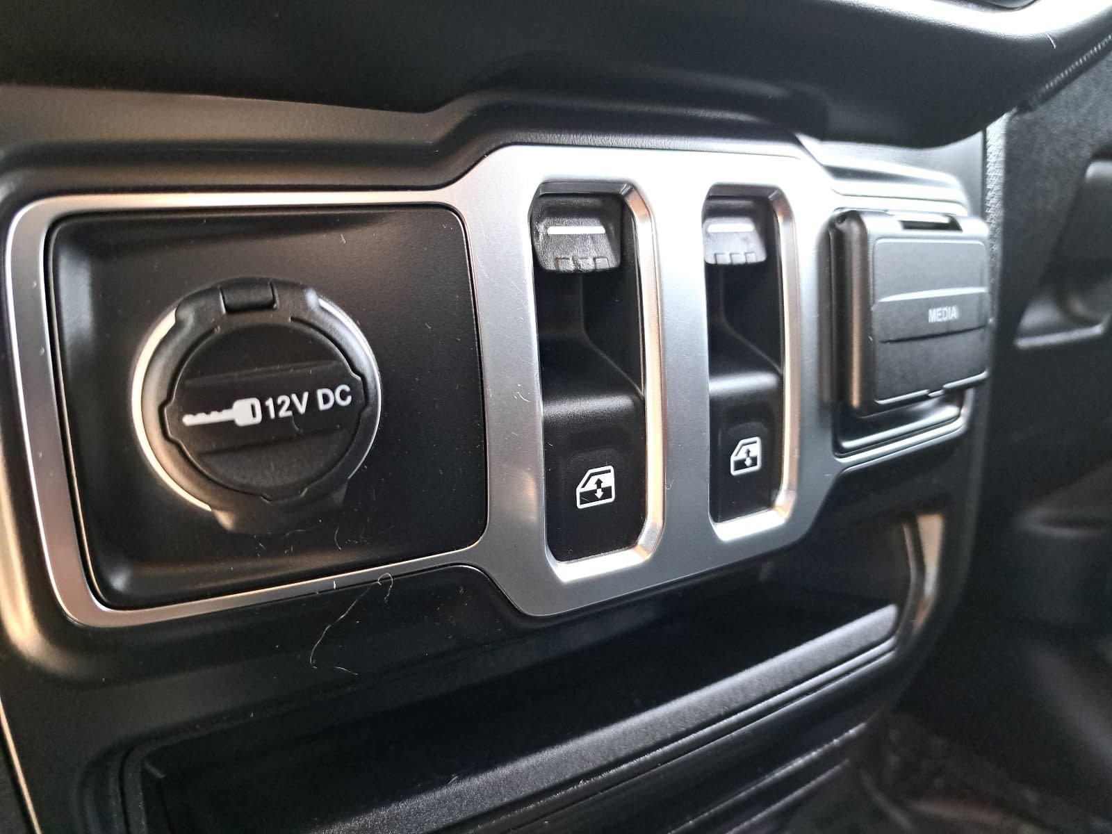 Used 2021 Jeep Wrangler Sport AWD/4WD image 29