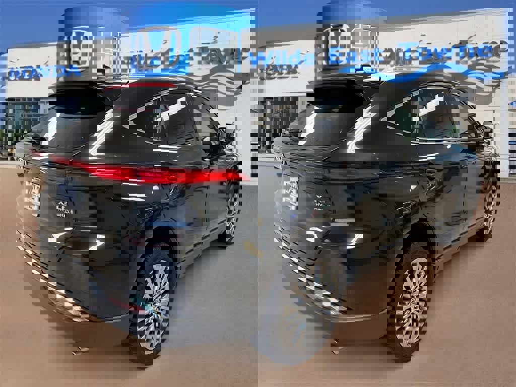 Used 2021 Toyota Venza XLE w/ Softex Package image 8