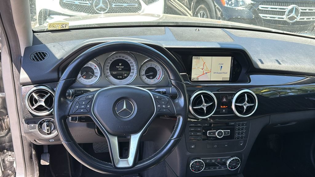 Used 2015 Mercedes-Benz GLK 350 4MATIC image 28