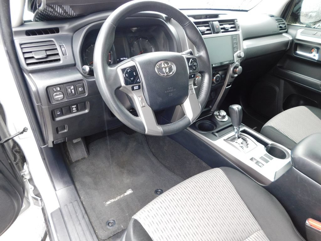 Used 2020 Toyota 4Runner SR5 AWD/4WD image 11