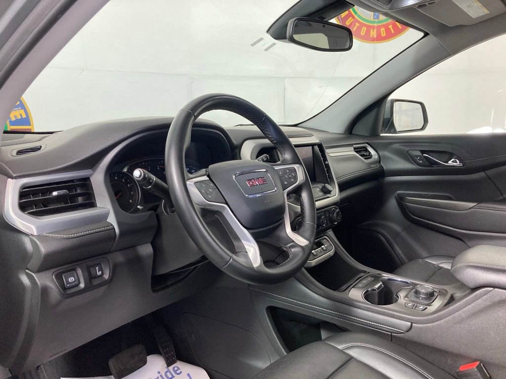Used 2023 GMC Acadia SLT image 16
