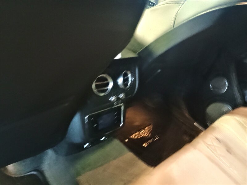 Used 2019 Bentley Bentayga AWD/4WD image 30