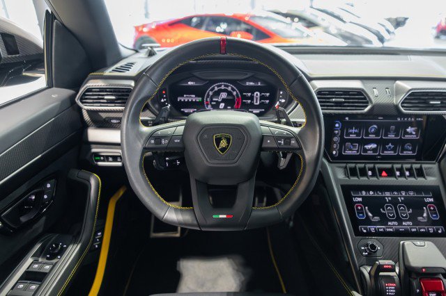 Used 2023 Lamborghini Urus Performante image 55