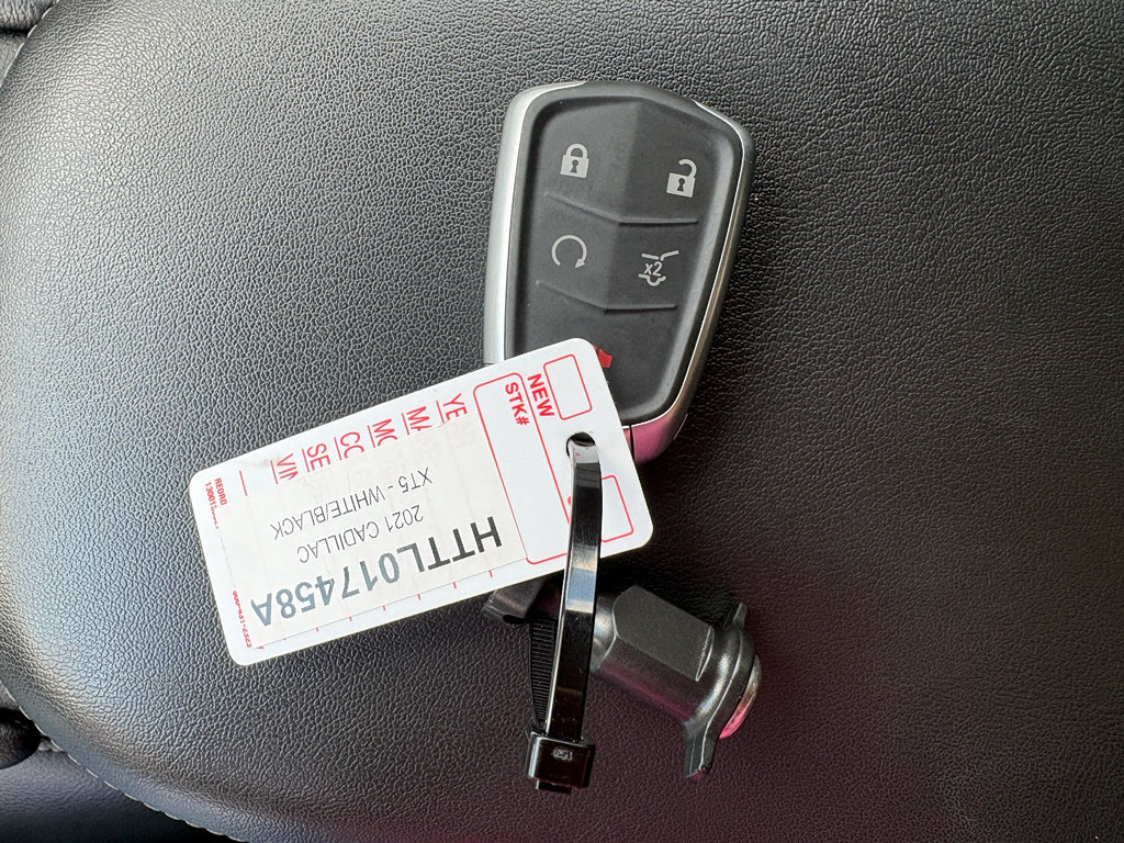 Used 2021 Cadillac XT5 Luxury w/ LPO, Floor Liner Package FWD image 35