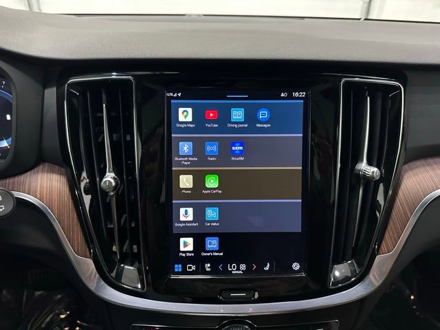 Used 2023 Volvo V60 B5 Cross Country Plus image 16