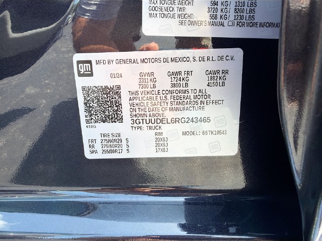 Used 2024 GMC Sierra 1500 SLT w/ SLT Premium Plus Package AWD/4WD image 32