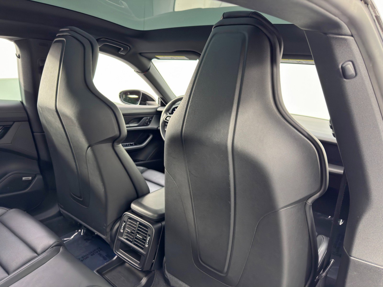 Used 2020 Porsche Taycan 4S image 38