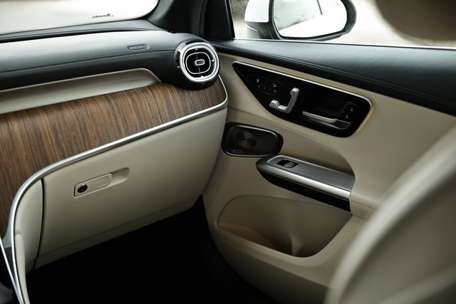 Used 2023 Mercedes-Benz GLC 300 GLC 300 image 29