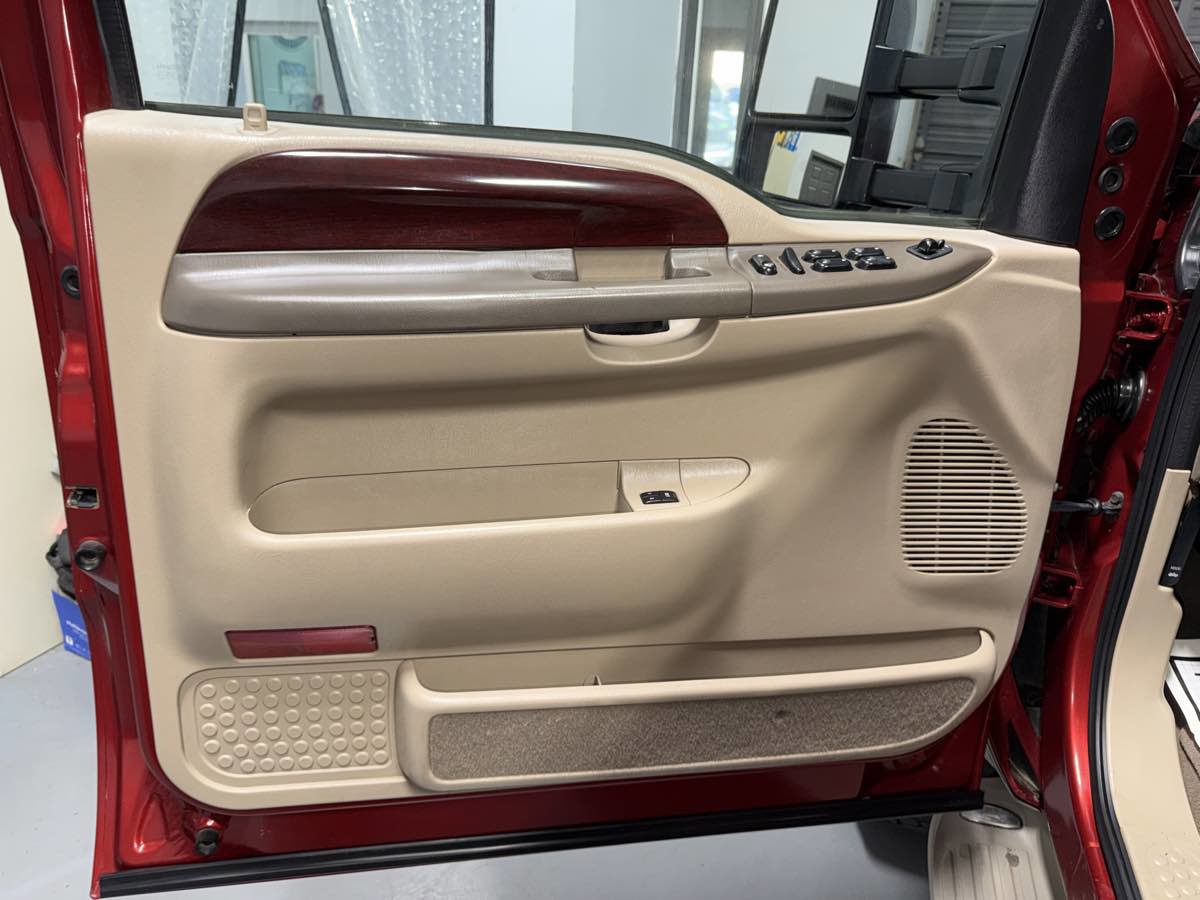 Used 2004 Ford Excursion Eddie Bauer image 13