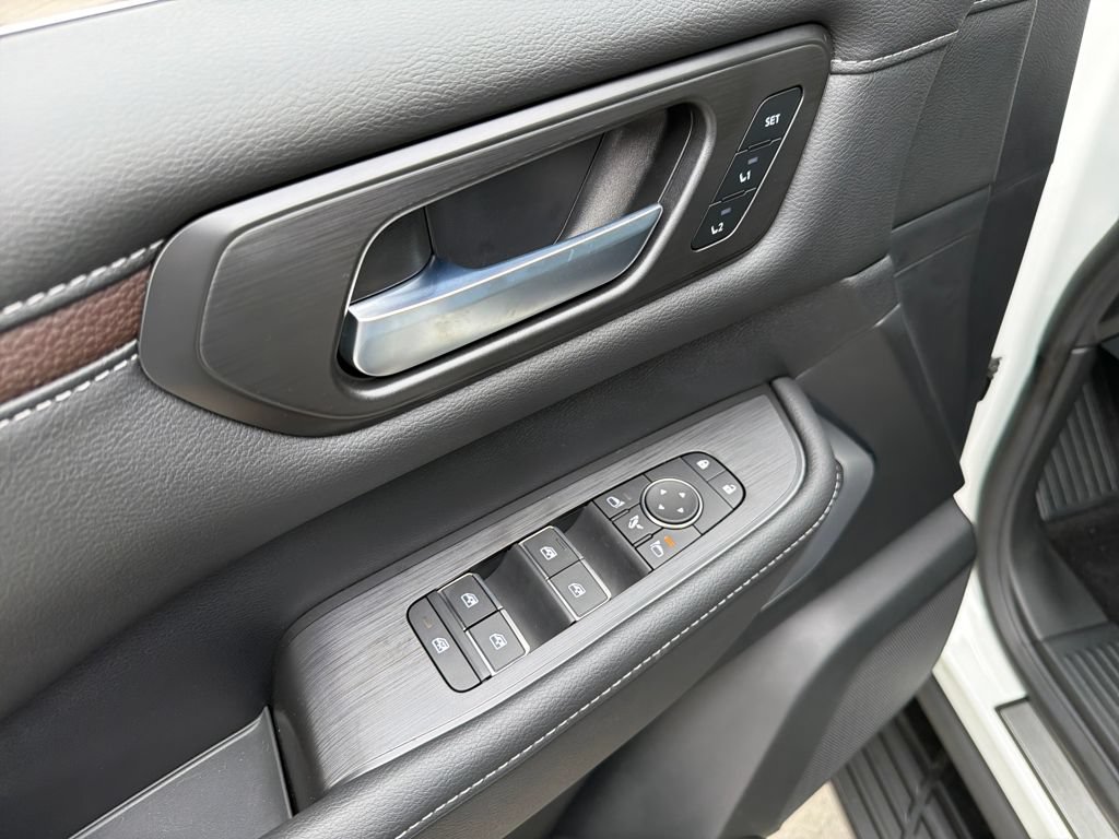 New 2026 Nissan Armada Platinum RWD image 19