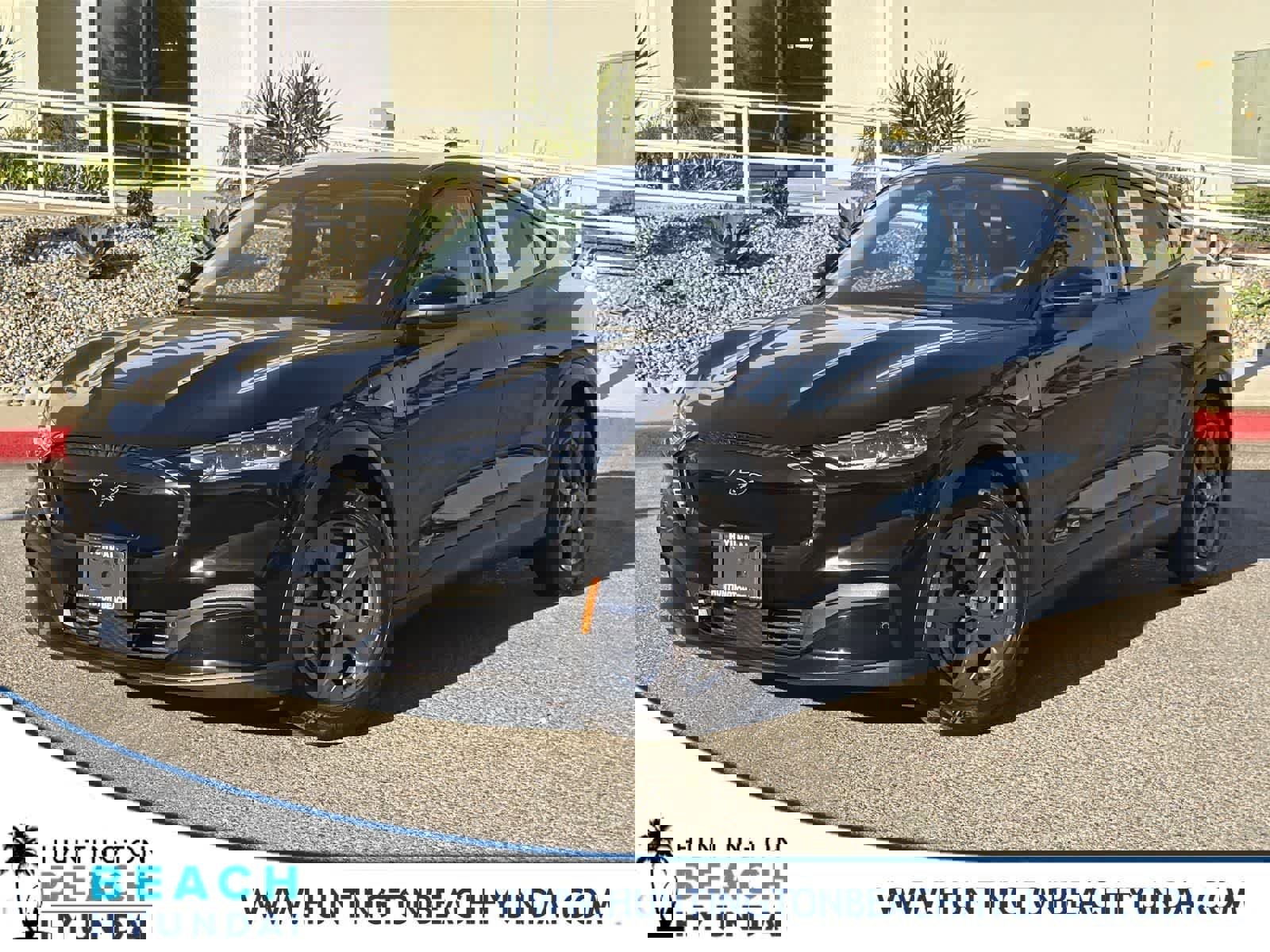 Used 2022 Ford Mustang Mach-E Select image 1