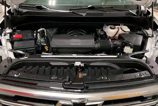 Used 2024 Chevrolet Silverado 1500 High Country w/ Technology Package AWD/4WD image 11