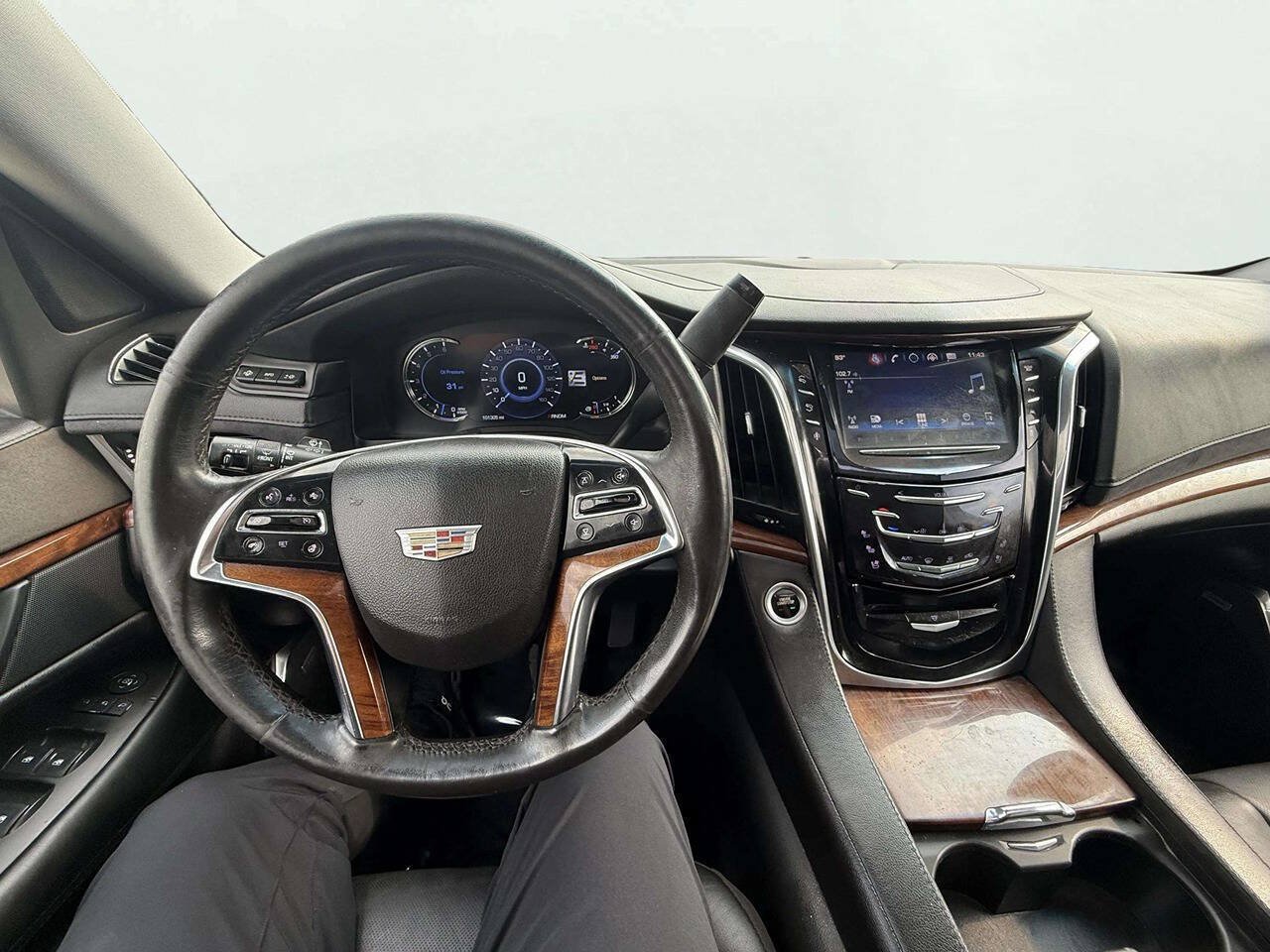 Used 2016 Cadillac Escalade Luxury AWD/4WD image 16