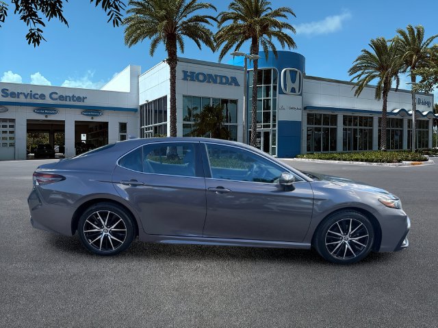 Used 2023 Toyota Camry SE FWD image 8