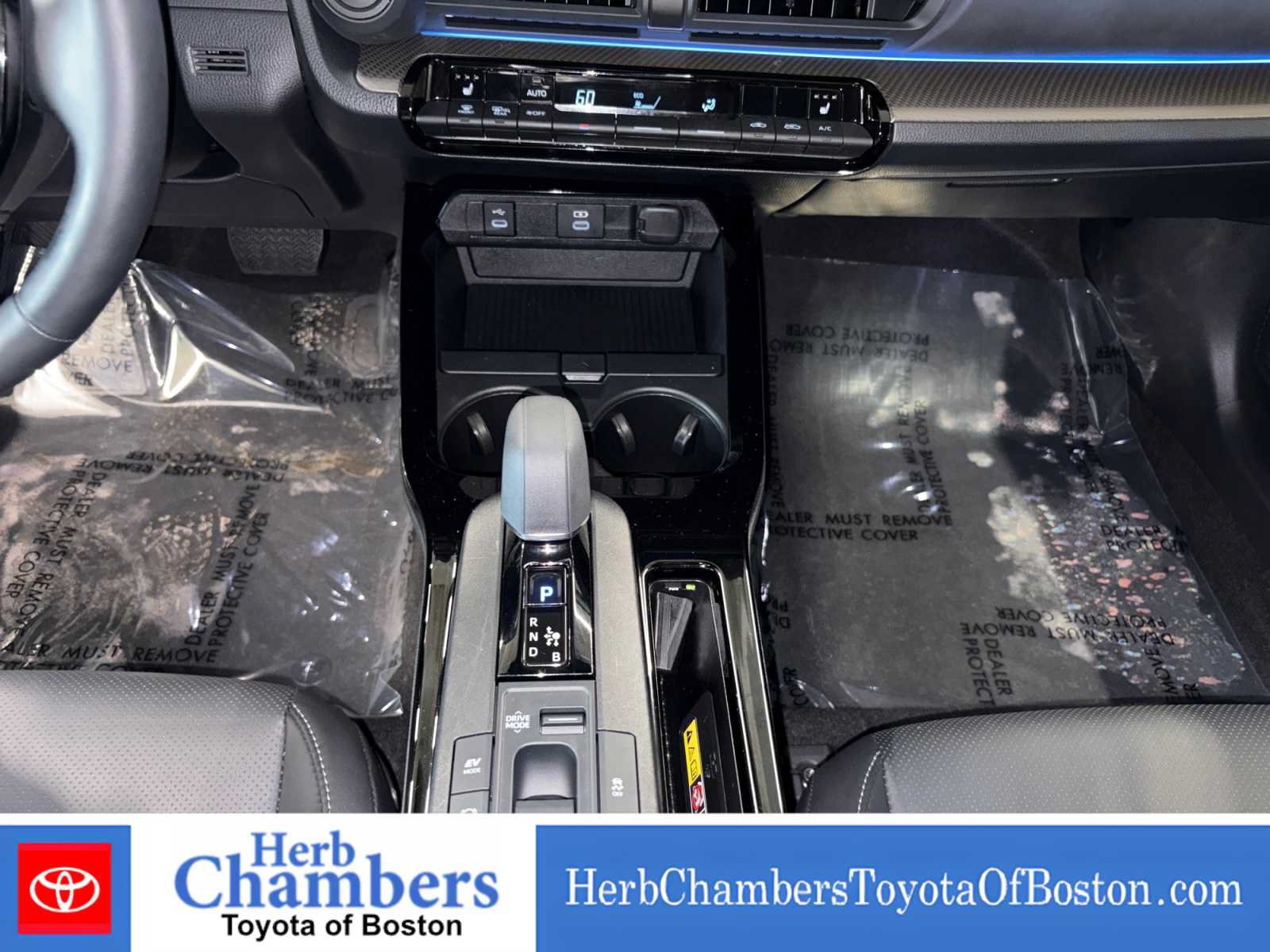 Used 2025 Toyota Prius XLE AWD/4WD image 16
