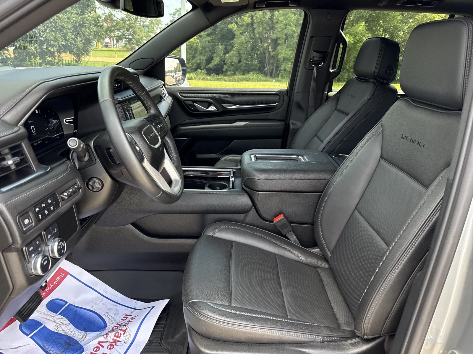 Used 2024 GMC Yukon Denali AWD/4WD image 11