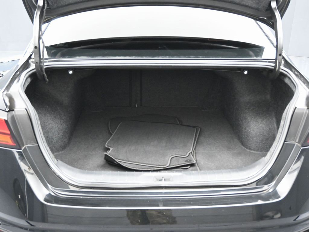 Used 2019 Nissan Altima 2.5 SV image 14