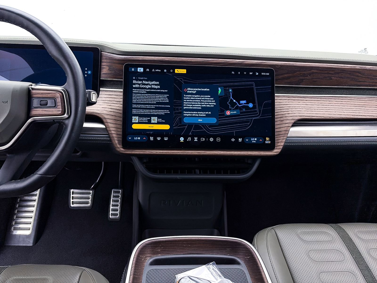 Used 2024 Rivian R1S Adventure AWD/4WD image 8