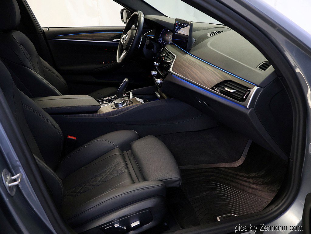 Certified 2023 BMW 530e xDrive w/ Premium Package image 36