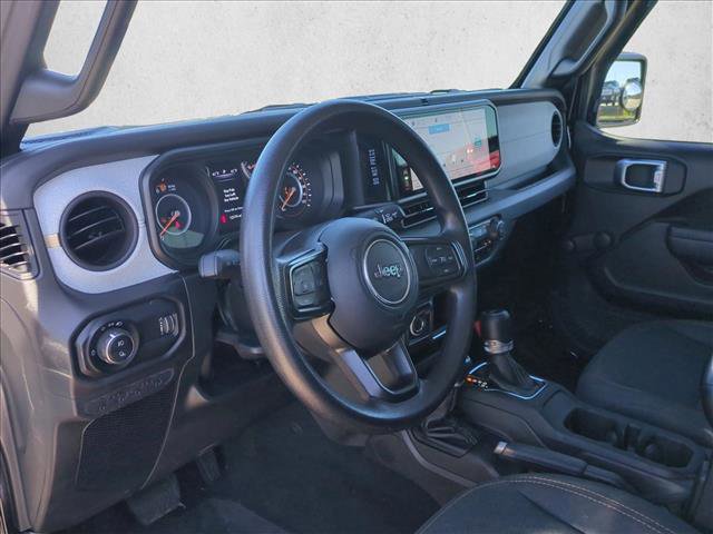 Used 2024 Jeep Gladiator Sport image 9