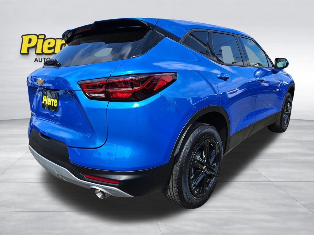 Used 2025 Chevrolet Blazer LT FWD image 5