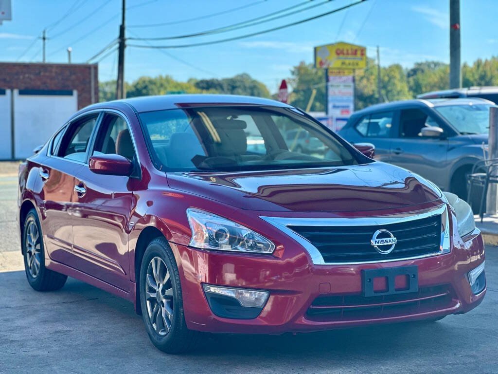 Used 2015 Nissan Altima 2.5 S w/ Special Edition Package FWD image 1